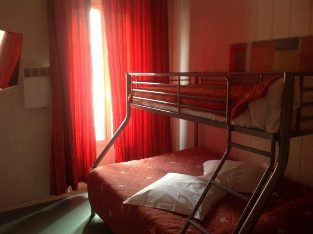 Untalented Hotel - Villette Париж Екстериор снимка